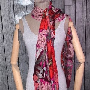 Vera Bradley Soft fringe scarf